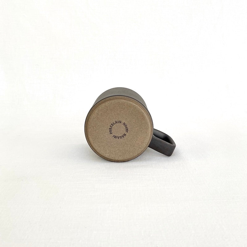 Hasami_black_mug_underside_simple_beautiful_things