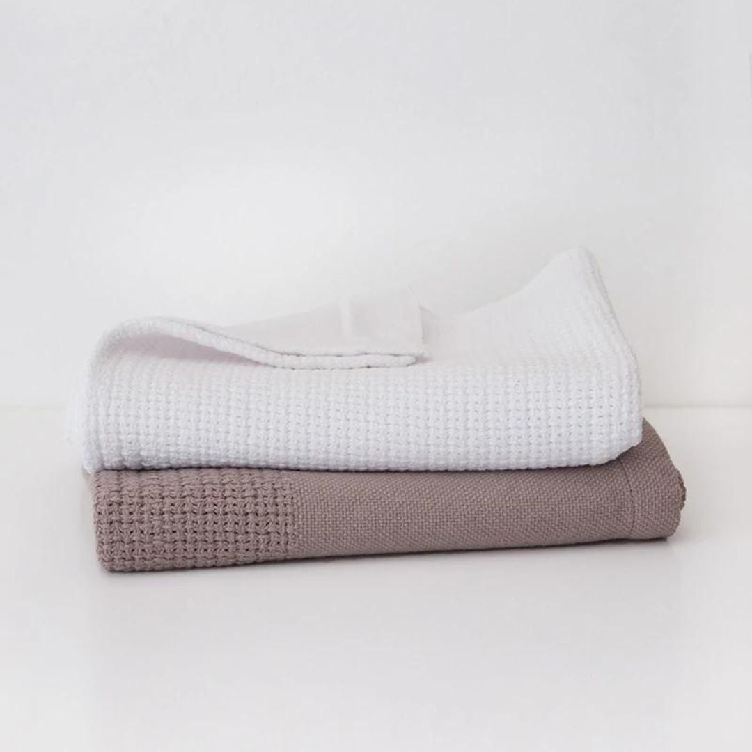 Mungo Gots Organic Cotton Cellular Blanket - White_Simple_Beautiful_Things