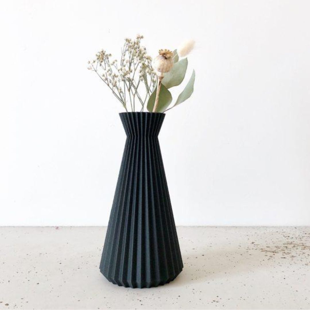 Minimum-design-vase-ishi-black-simple-beautiful-things