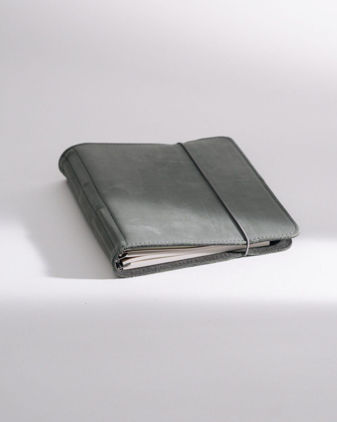 Roterfaden Refillable Notebook (Taschenbegleiter) - Olive Sanded Leather_Simple_Beautiful_Things