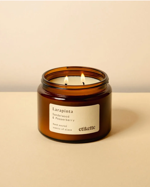 Etikette candle LARAPINTA - Sandalwood & Pepperberry