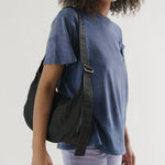 Baggu_Nylon_crossbody-bag-black-Crescent-on-shoulder-Simple_Beautiful_Things