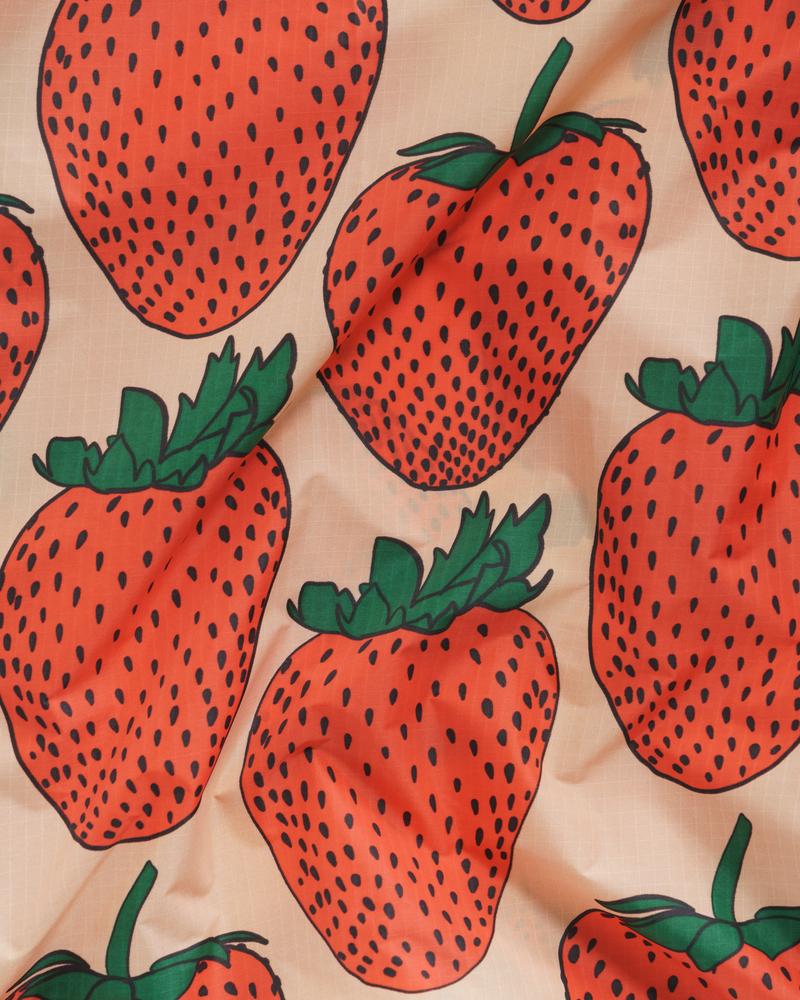 Standard_Baggu_Ripstop_Strawberry_04_Simple_Beautiful_Things